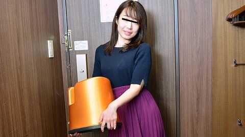 Beautiful mature lady bringing a sex stool gives perfect pleasures - JAV movie in FHD